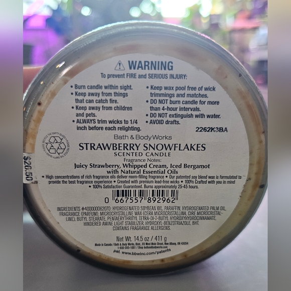 Strawberry snowflakes candle - Picture 2 of 3